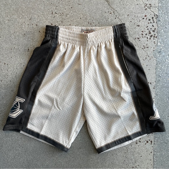 Los Angeles Lakers Mitchell & Ness NBA Astro Men’s Swingman Shorts NWT - Picture 1 of 5